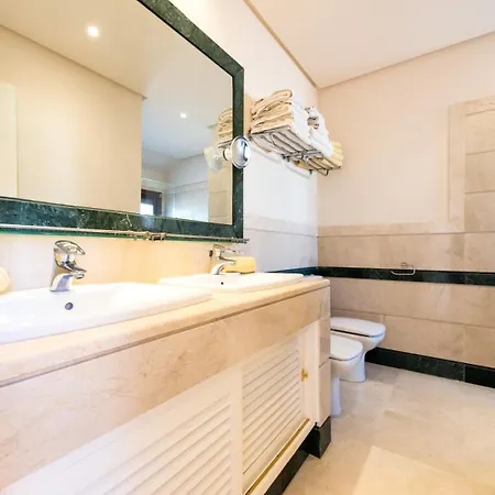Apartment Stylish 4 Bedroom Penthouse Just Steps From Bahia Marbella